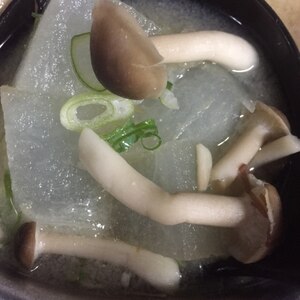 冬瓜としめじの煮物